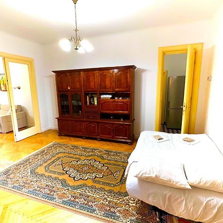 Ultracentral Apartment 4 Rooms - Old City Center -120 Square Meters - Bucareste Exterior foto